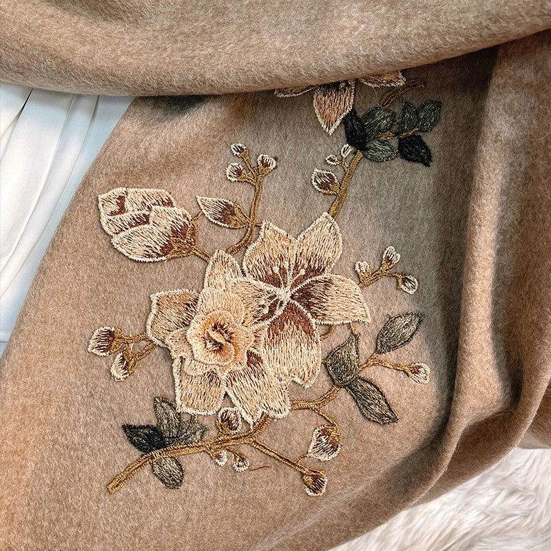 Embroidery 100% Pure Cashmere Scarf Gardenia 200x60 cm - Image 5
