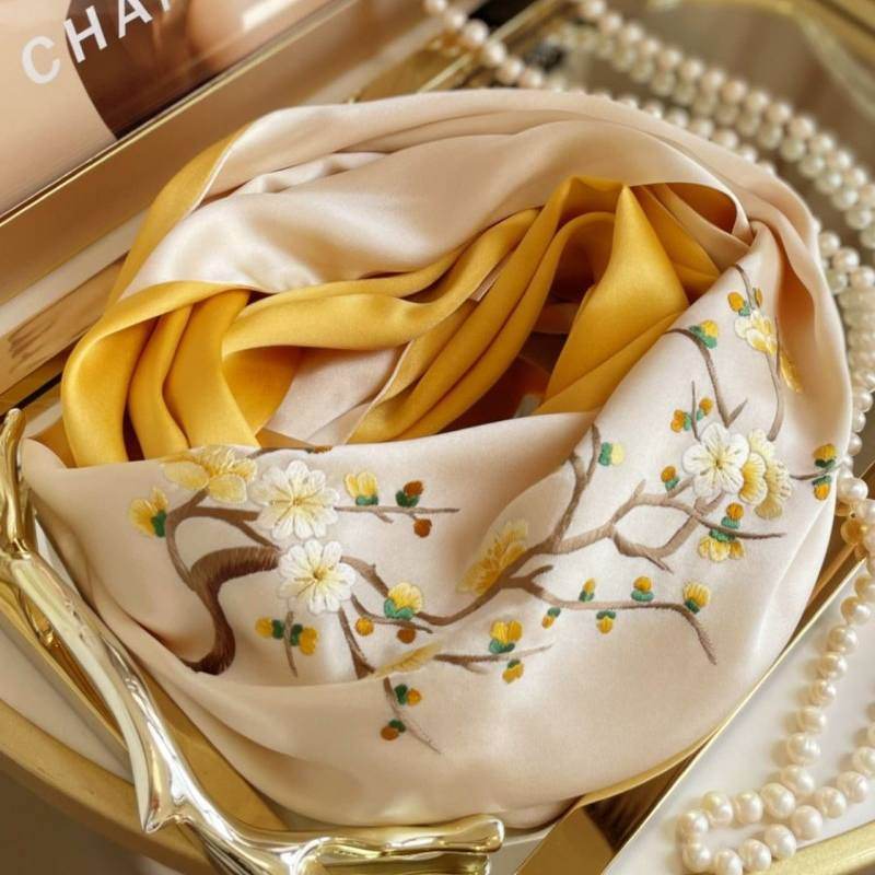 Handmade Suzhou Embroidery 16 Momme Silk Scarf 155x35cm - Image 2