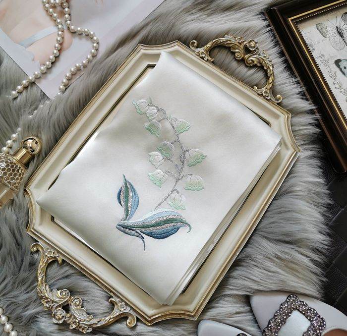 Handmade Su Embroidery 16 Momme Silk Scarf 155x35cm - Image 3